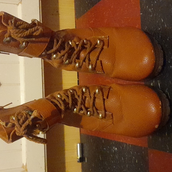 Shoes - Picture 2 of 2